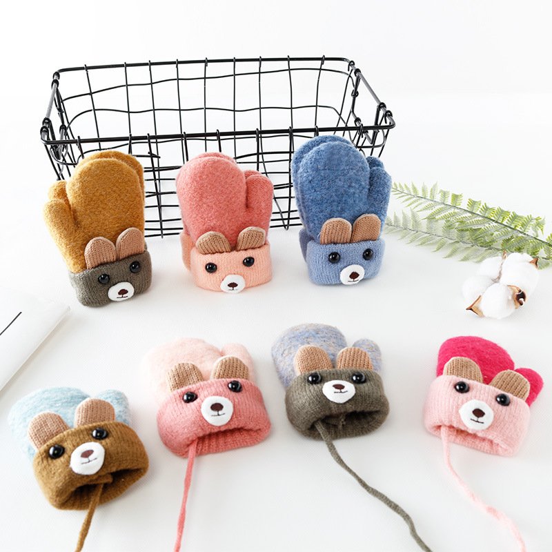 Plush cartoon baby gloves for babies and toddlers - Image 2
